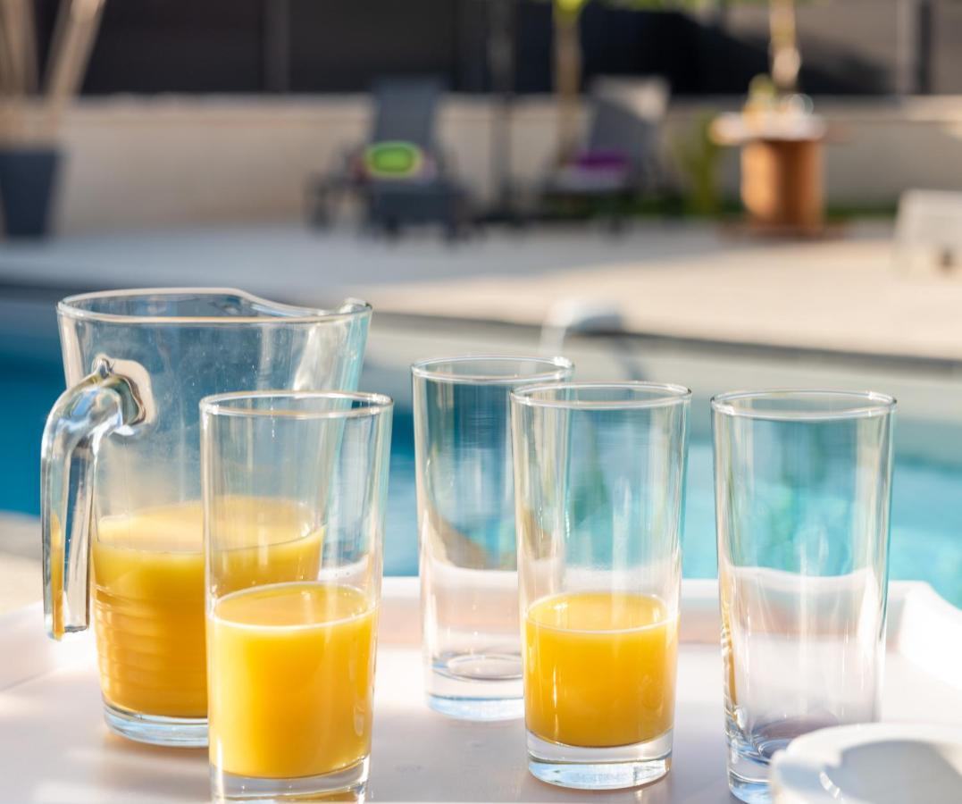 Villa Des Oliviers Sublime Villa Avec Piscine Chauffee Et Privee Et Baby Foot Bon-Encontre Εξωτερικό φωτογραφία